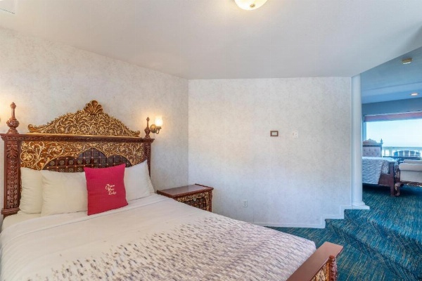 Ocean View Lodge image 21